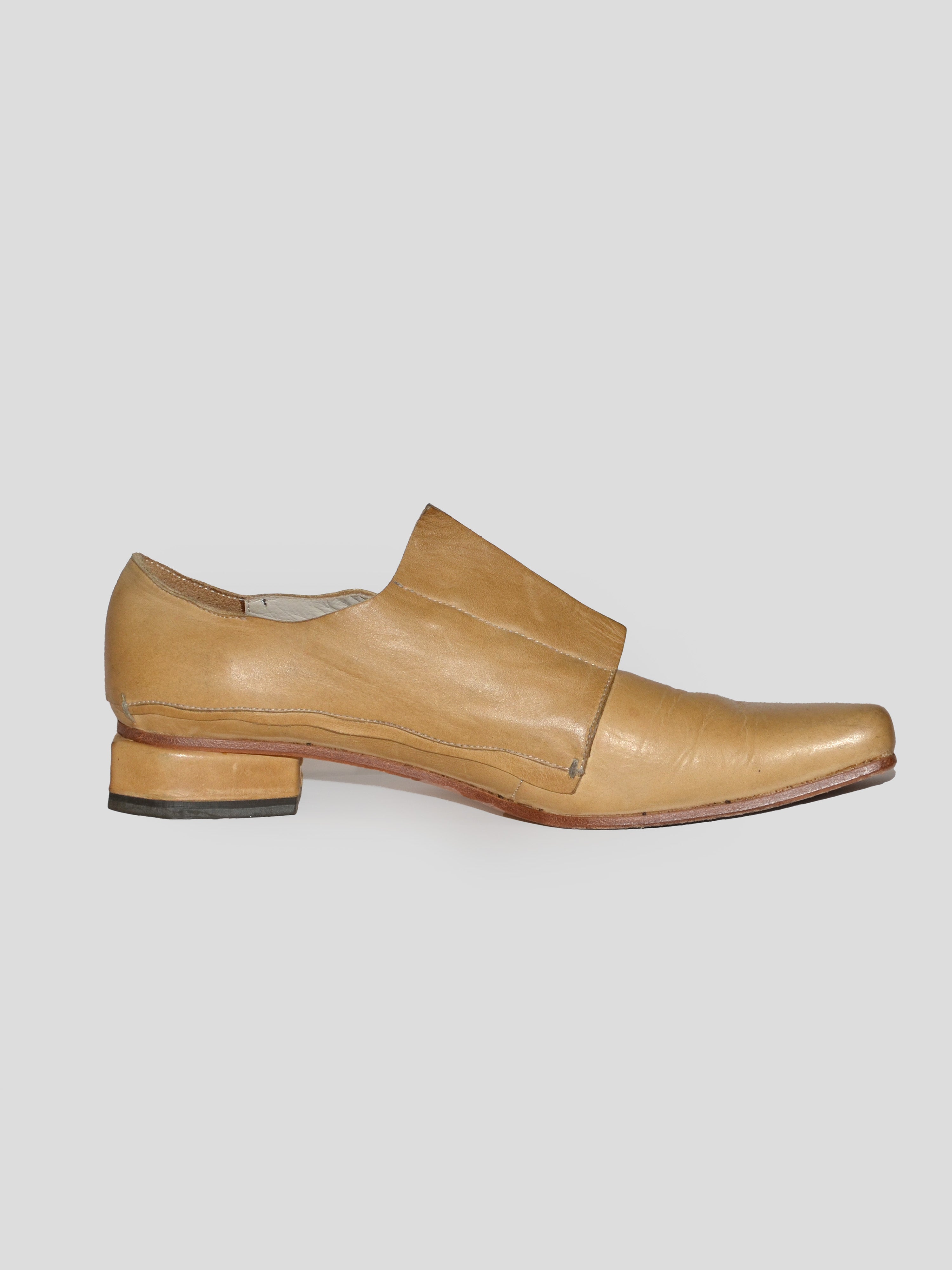 Angled Toe Derby