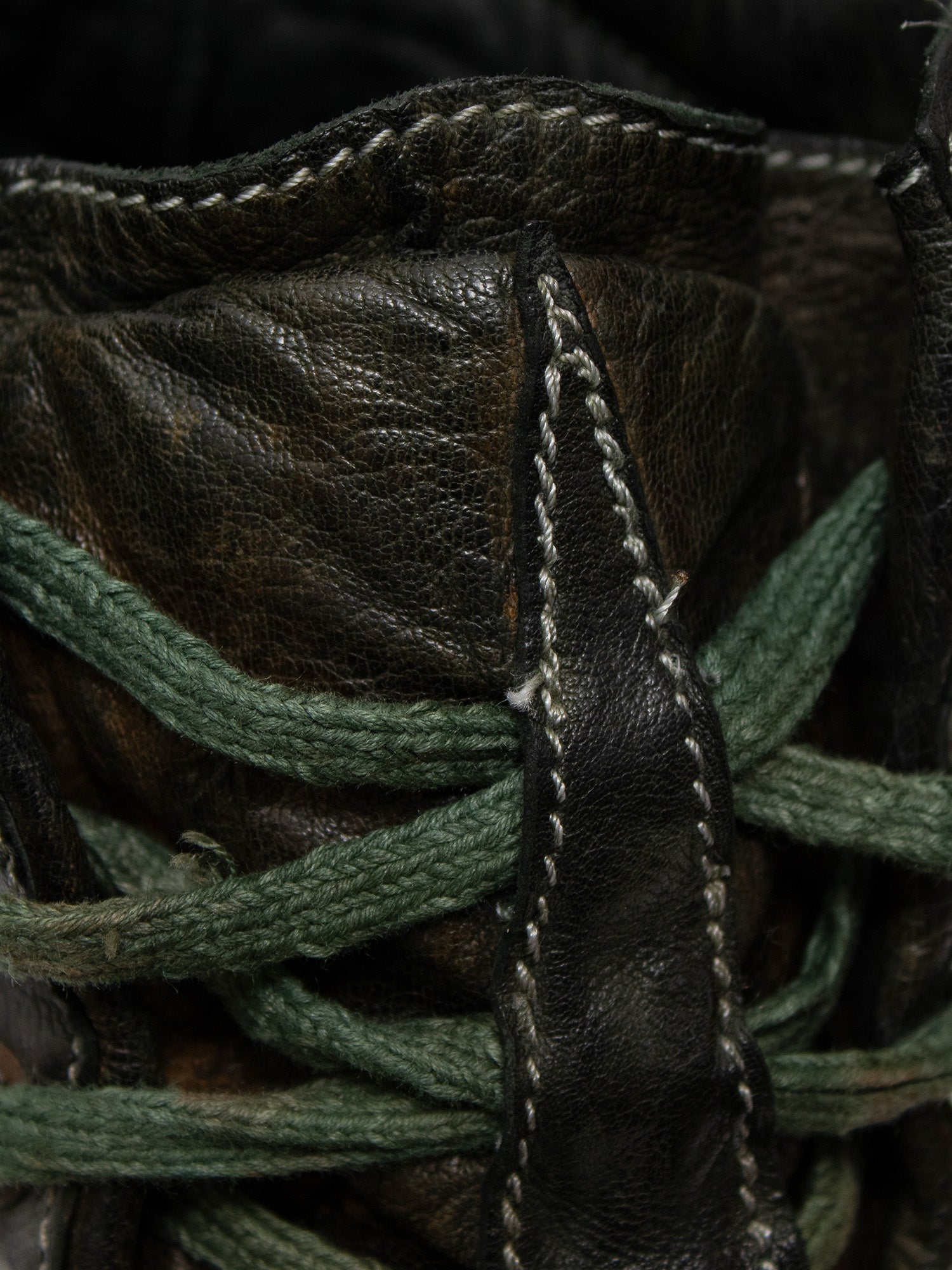 AM/2525 Kangaroo Leather Drip Sneakers