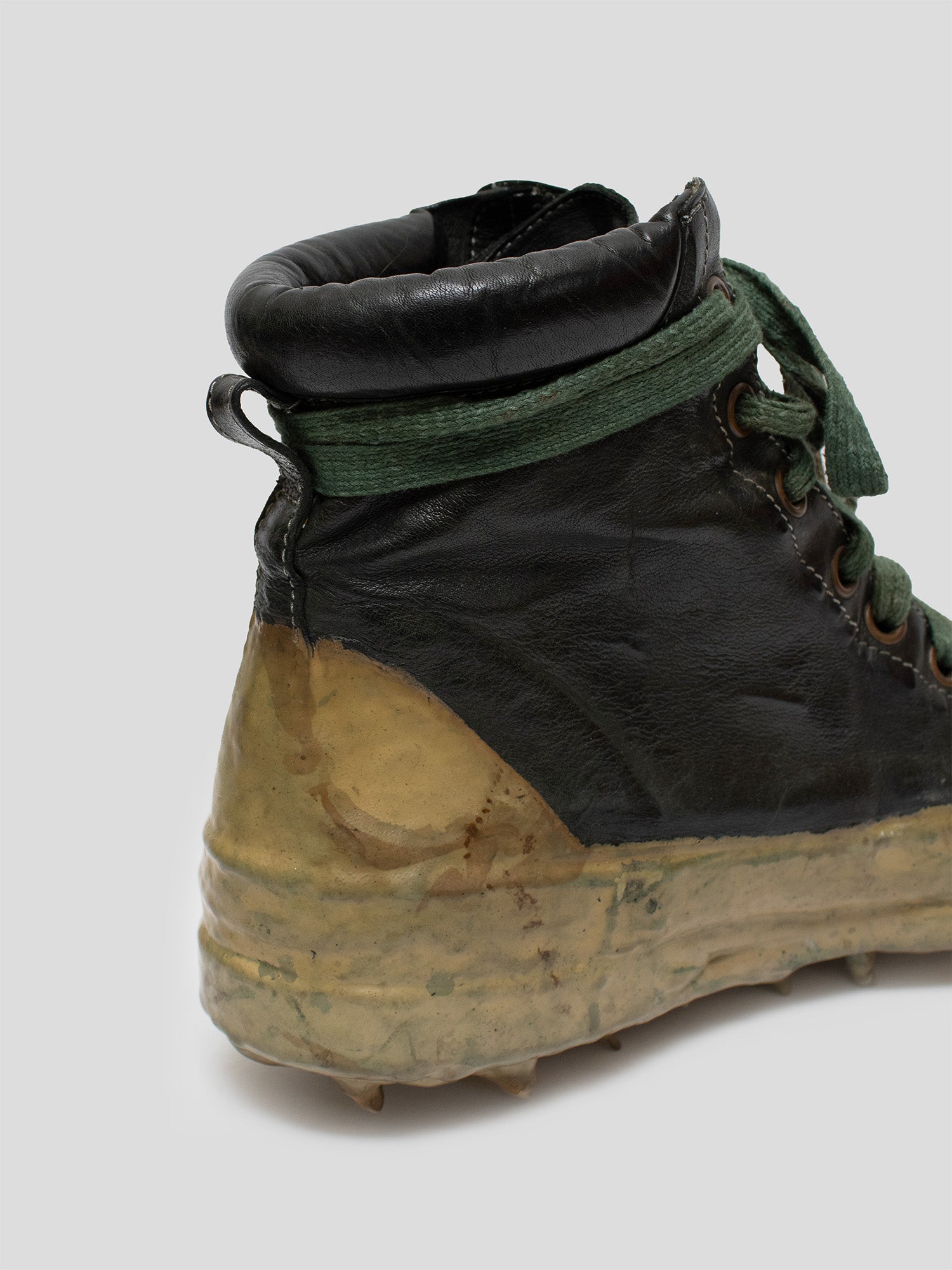 AM/2525 Kangaroo Leather Drip Sneakers