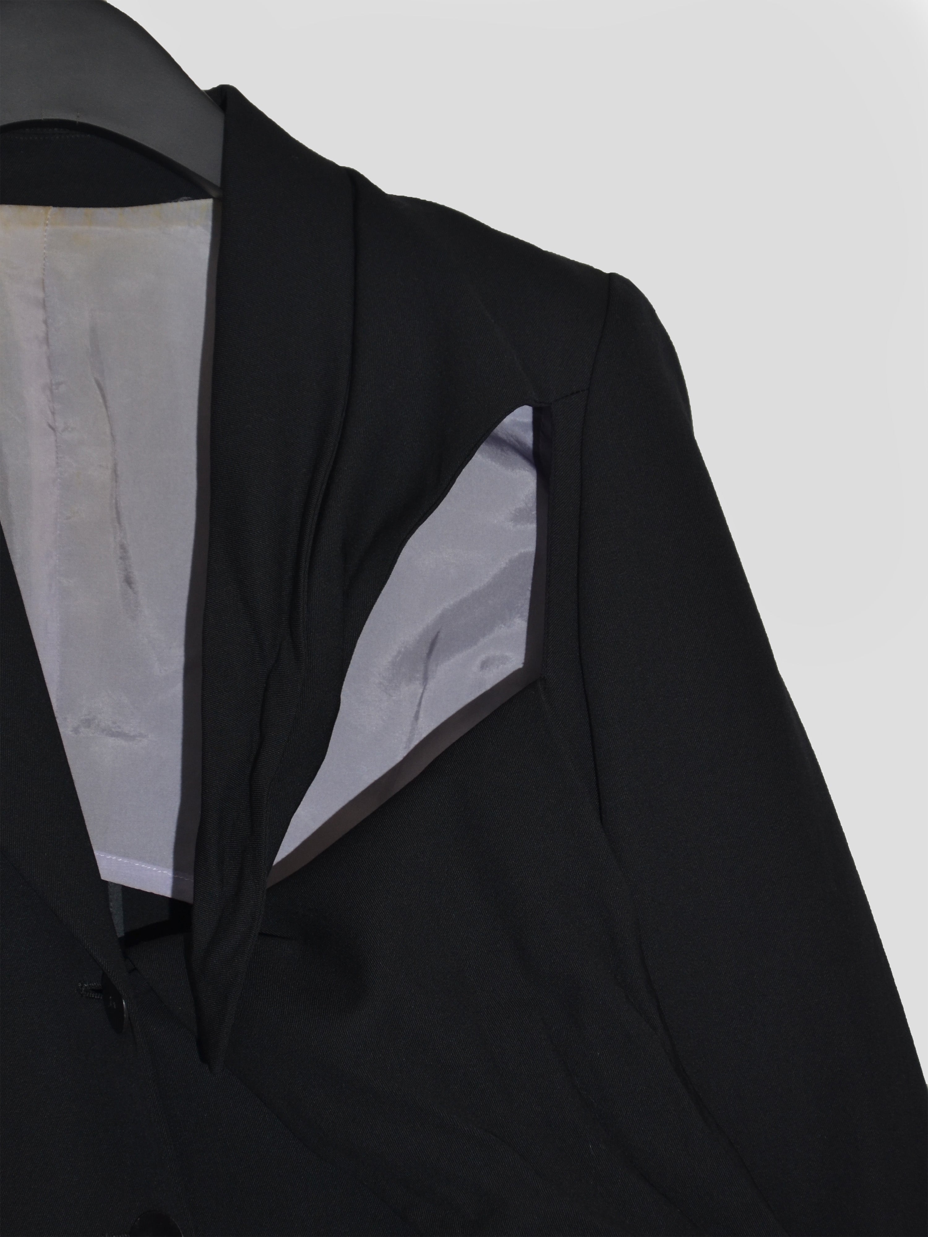Knotted Lapel Cut-out Blazer