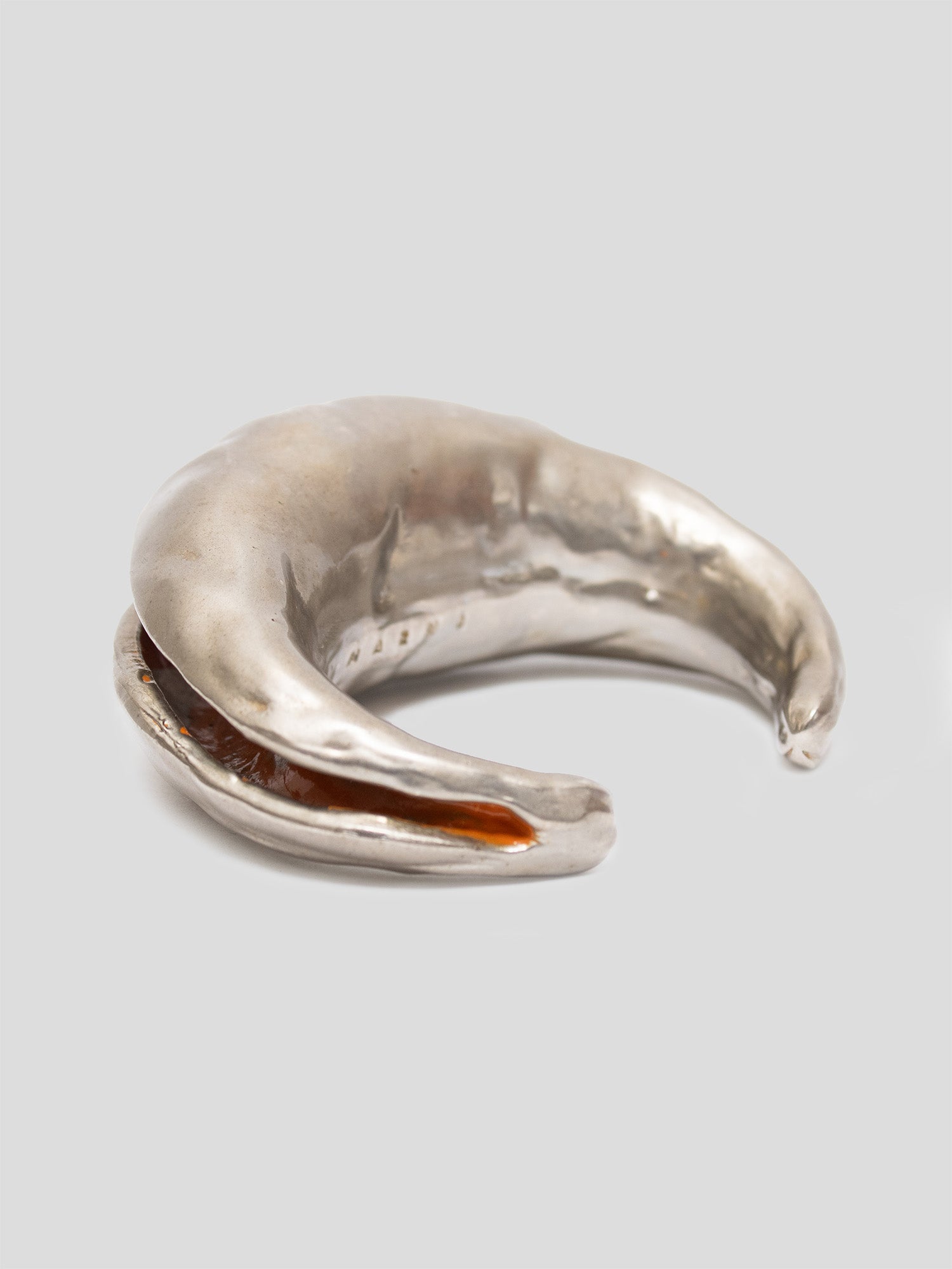 Sculpted Clamshell Bangle