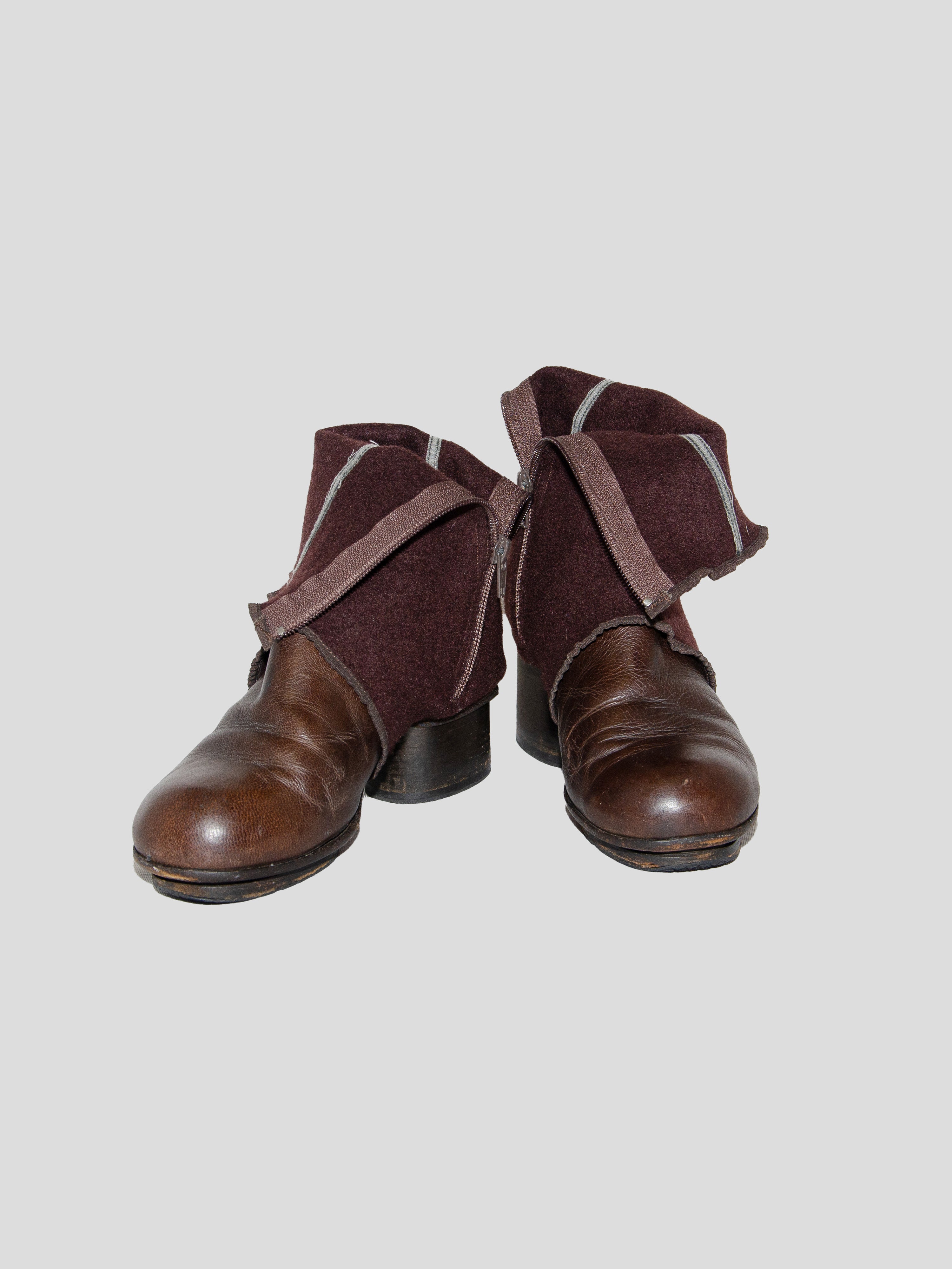 AW99 Sock Layered Leather Pumps