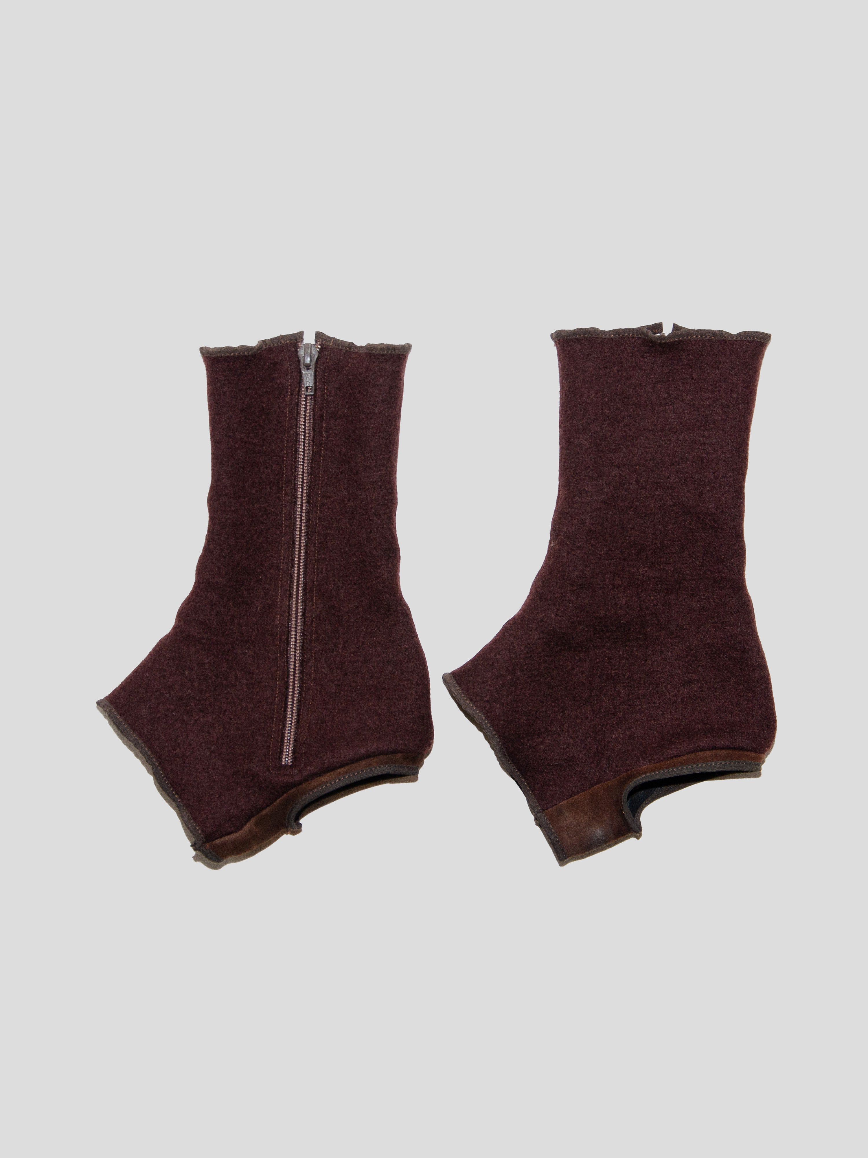 AW99 Sock Layered Leather Pumps