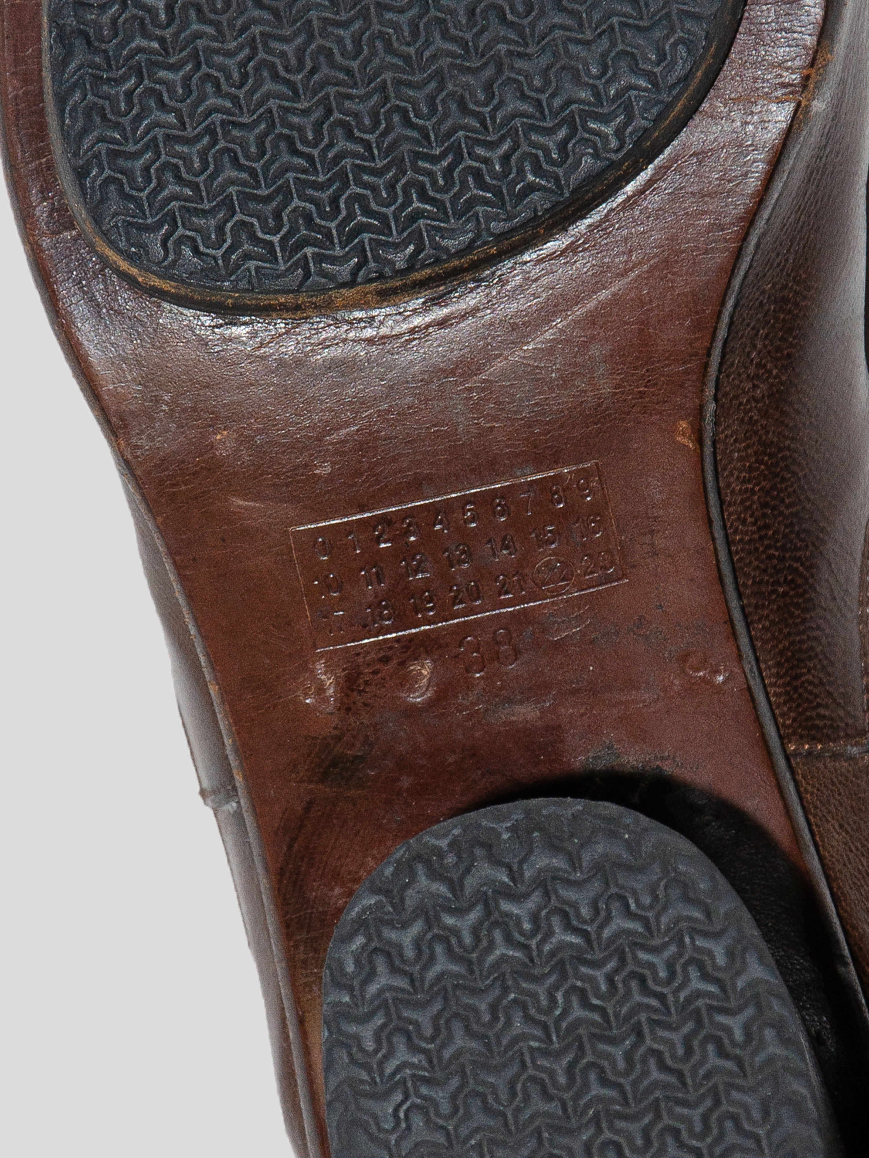 AW99 Sock Layered Leather Pumps