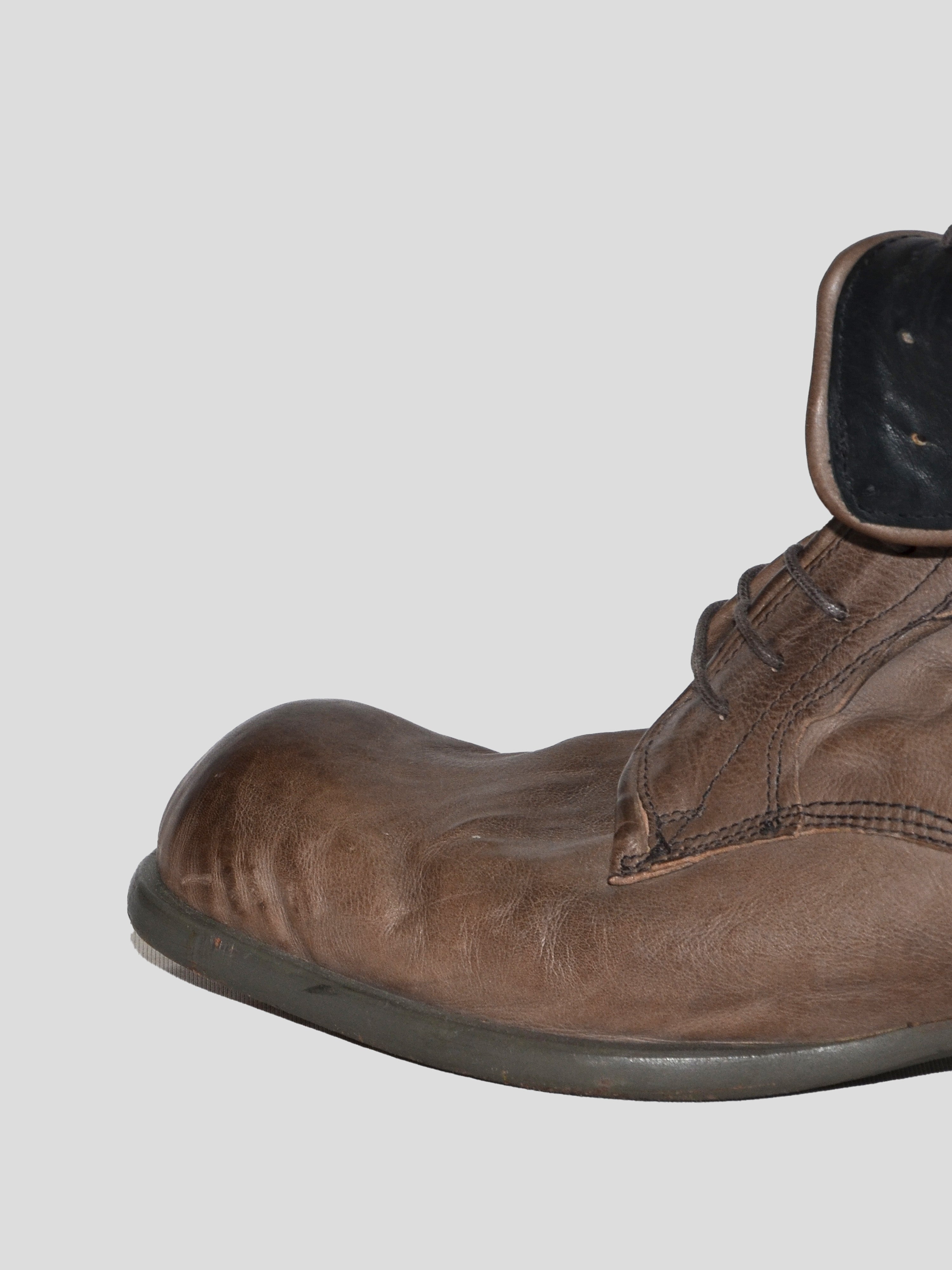2000s Metal-wired Boots