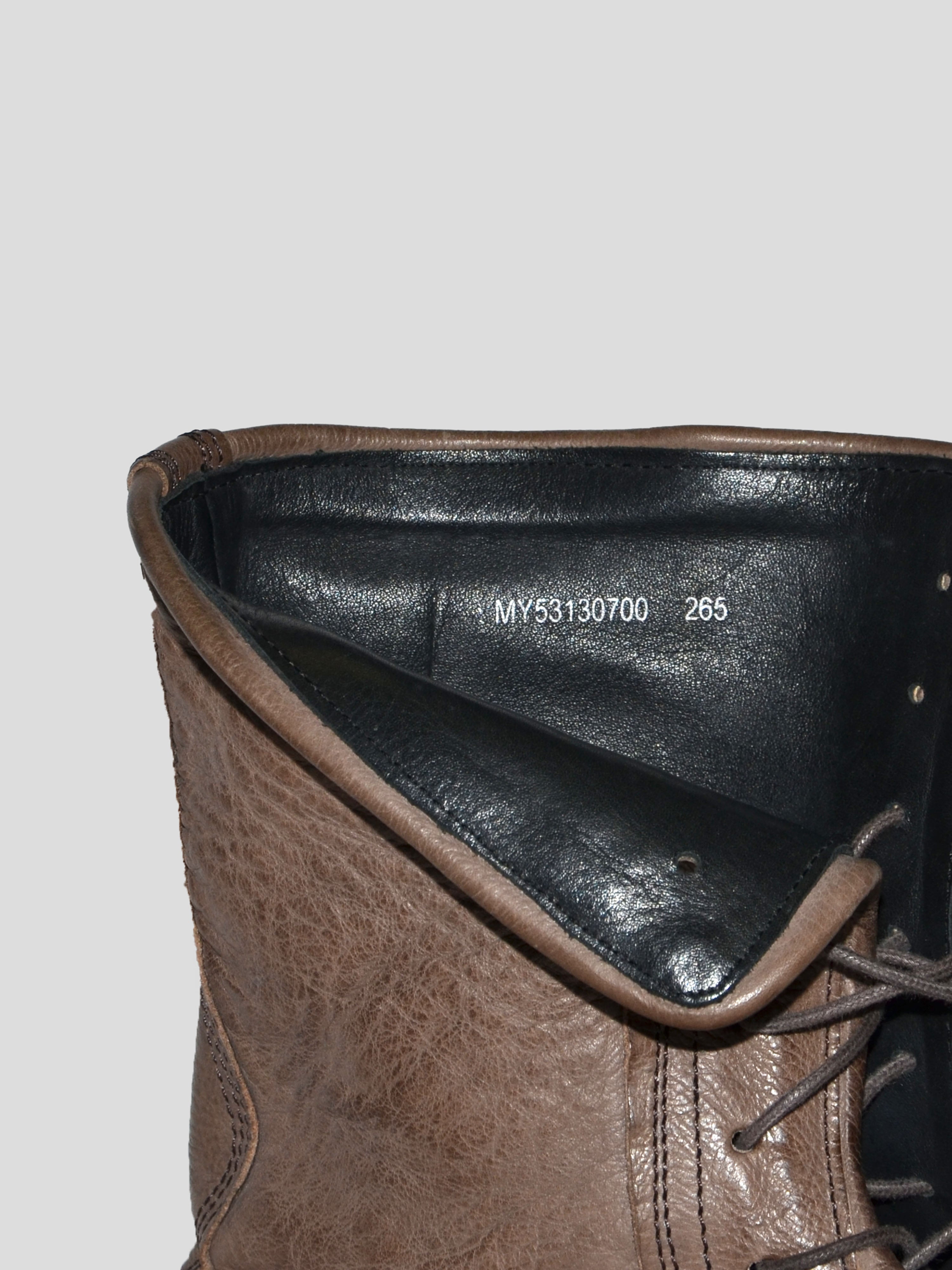 2000s Metal-wired Boots