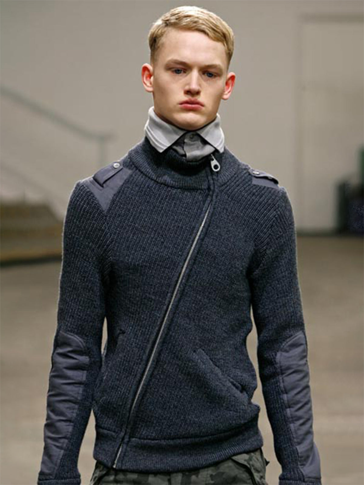 AW07 Twisted Zip-Up Sweater