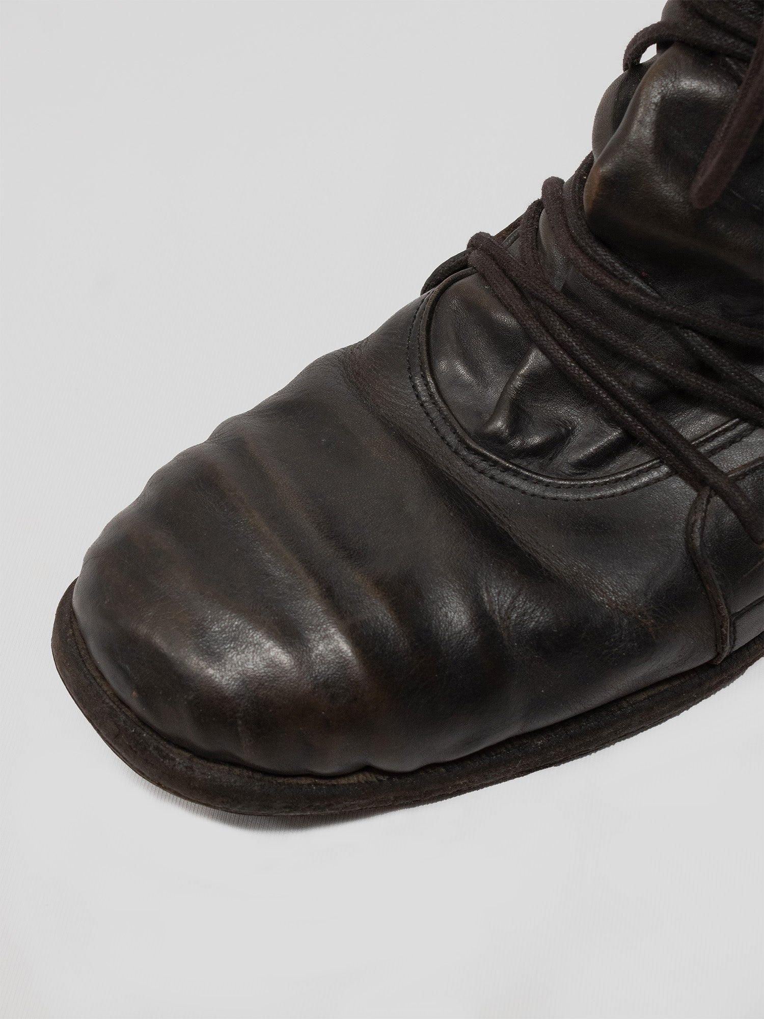 靴 00s MiharaYasuhiro Wrinkled Boots Mihara Yasuhiro Spring/Summer 2003 Wrinkled Leather Boots | COMMUNE