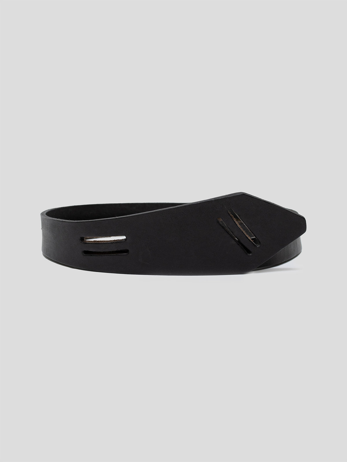 Slit-Closure Leather Belt