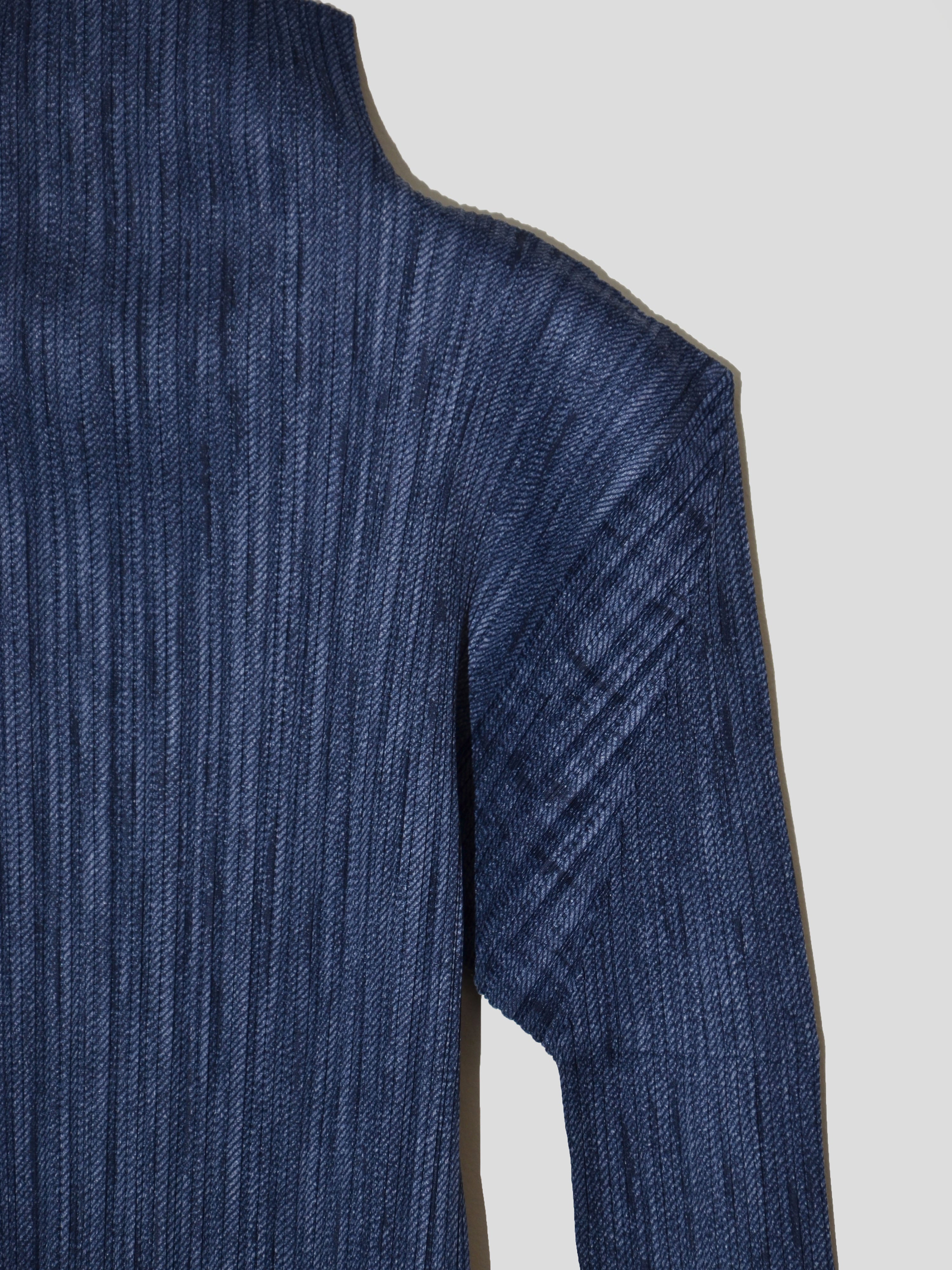 AW00 Pleated Mock Neck Top