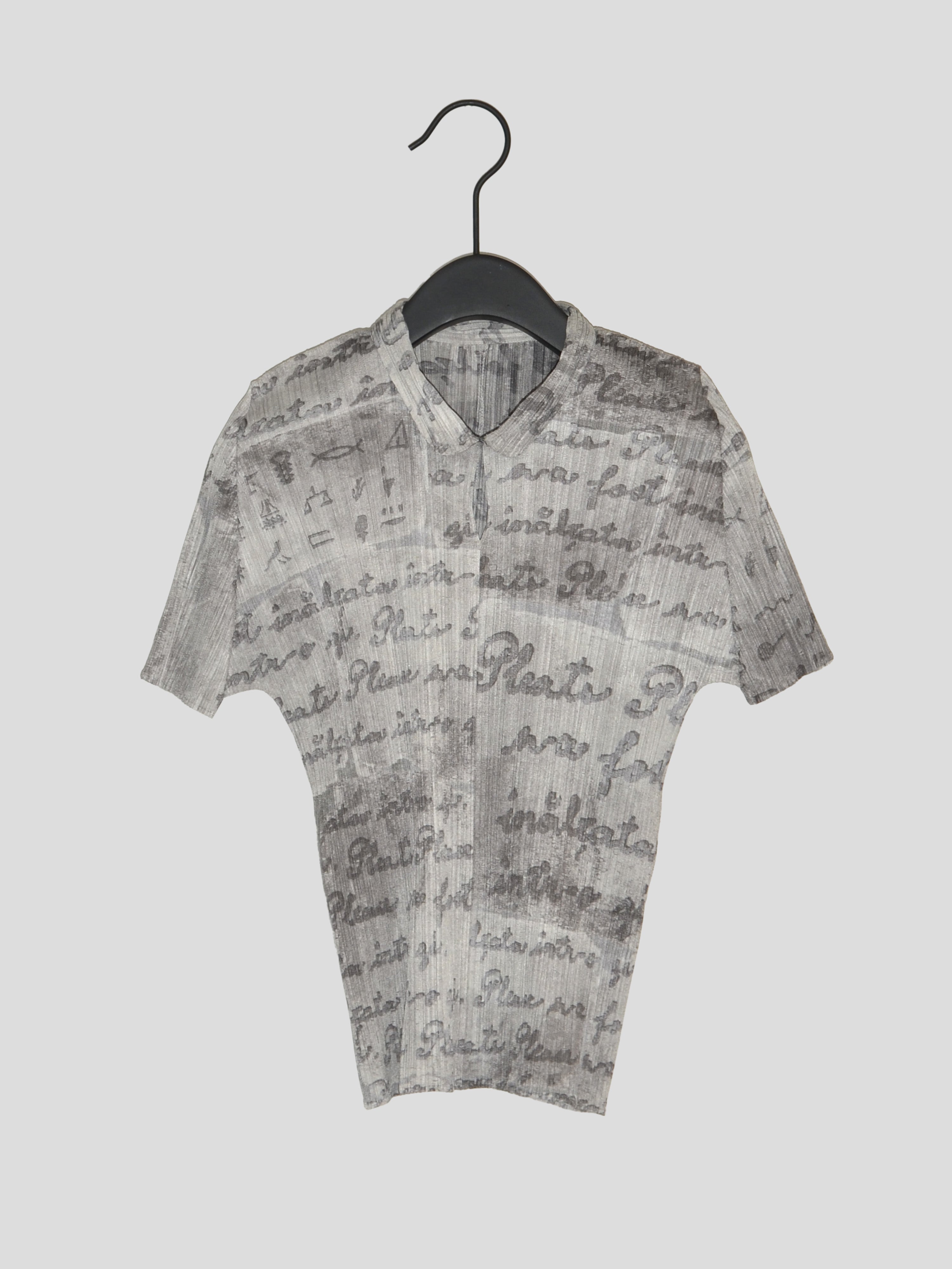 SS06 Letter Print Pleated Top