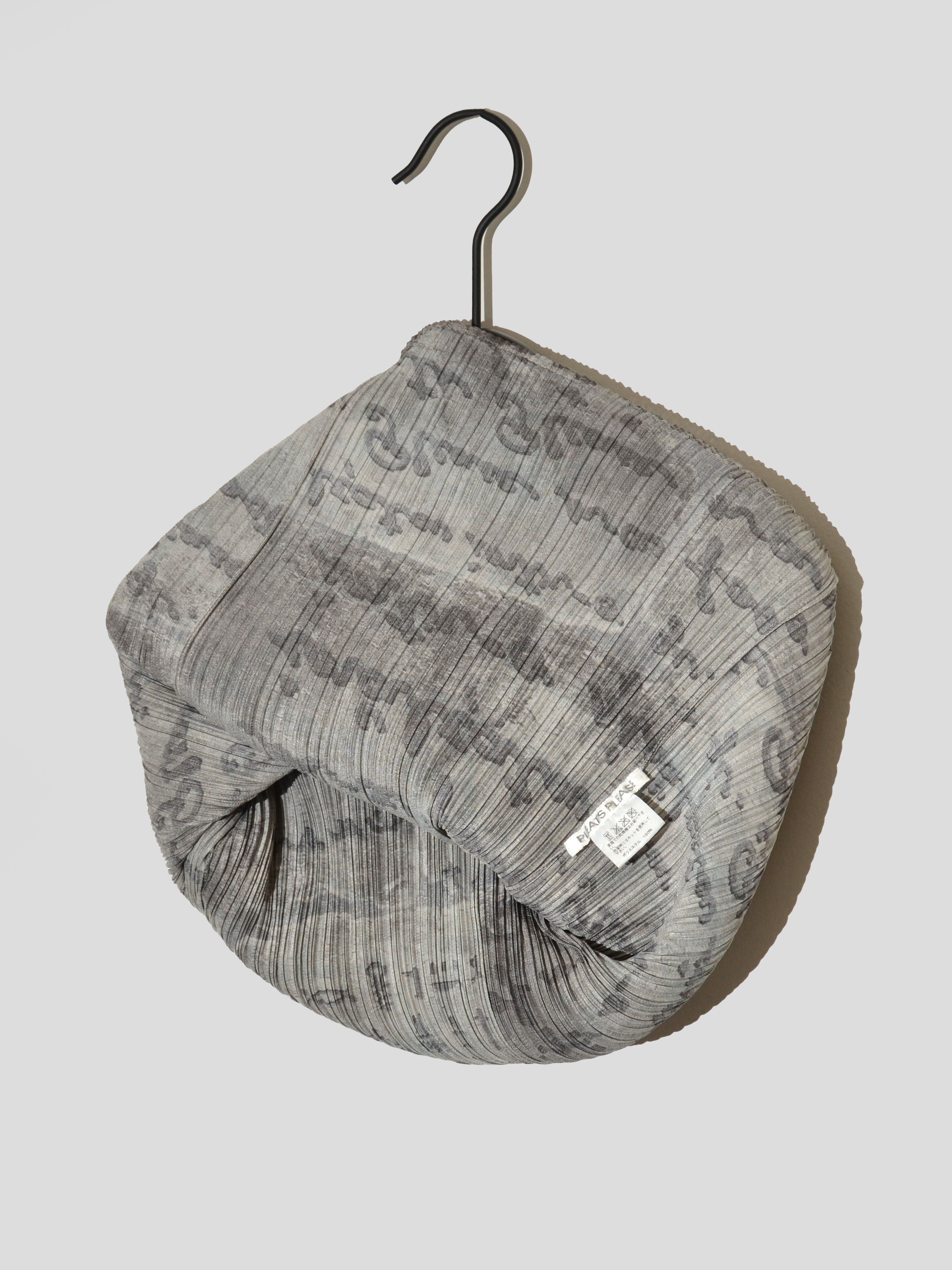 SS06 Letter Print Pleated Top