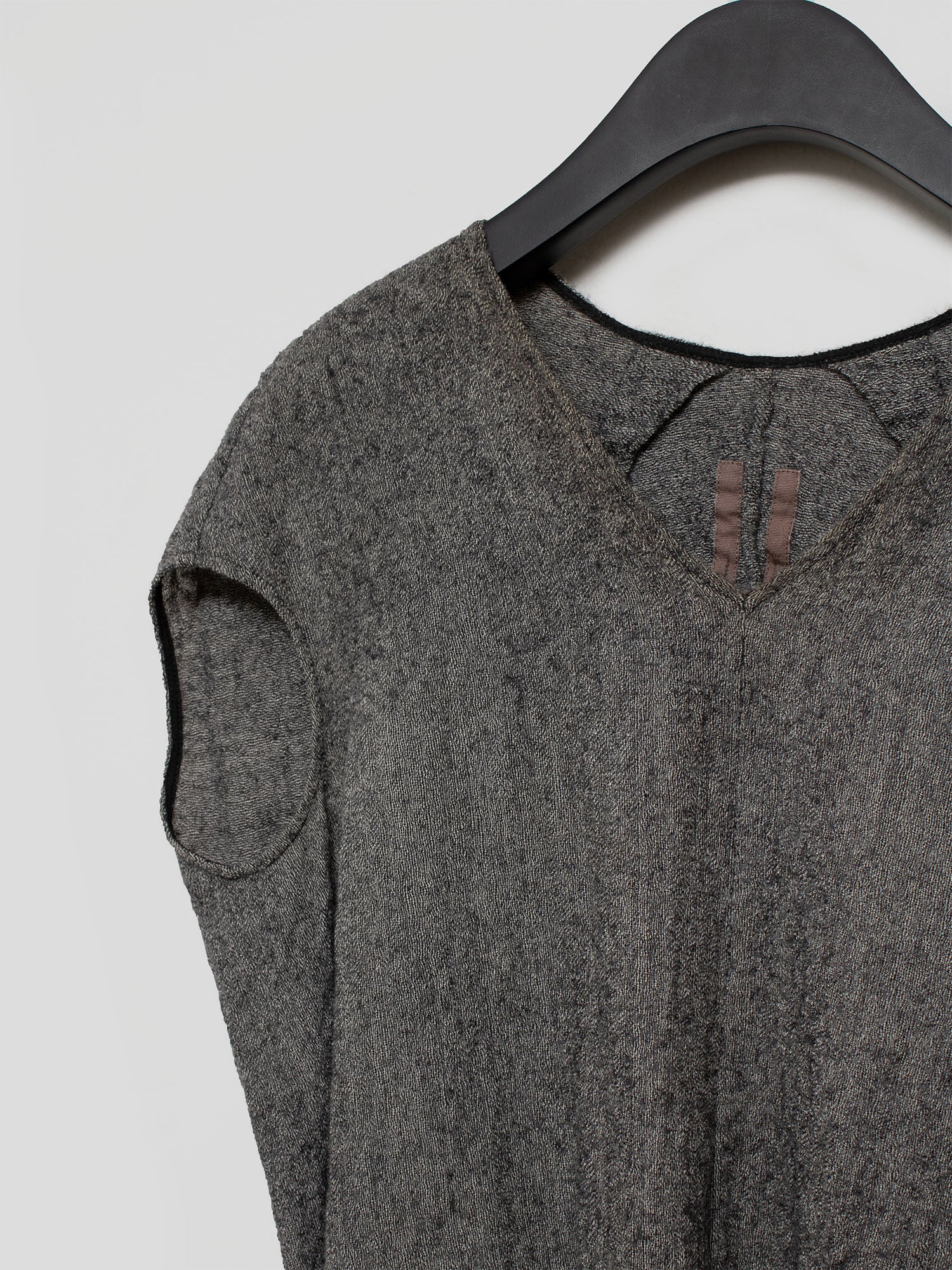 AW12 "Mountain" Flat Sleeveless Top