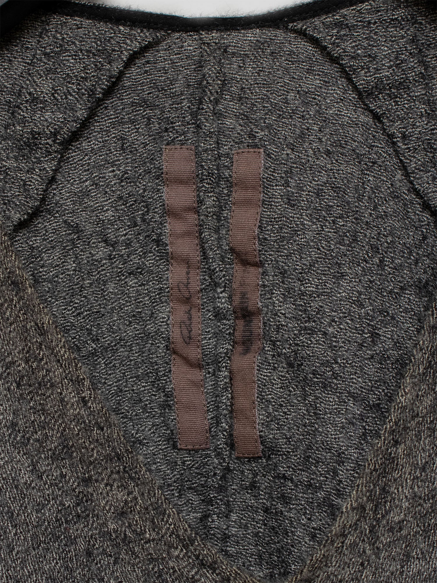 AW12 "Mountain" Flat Sleeveless Top
