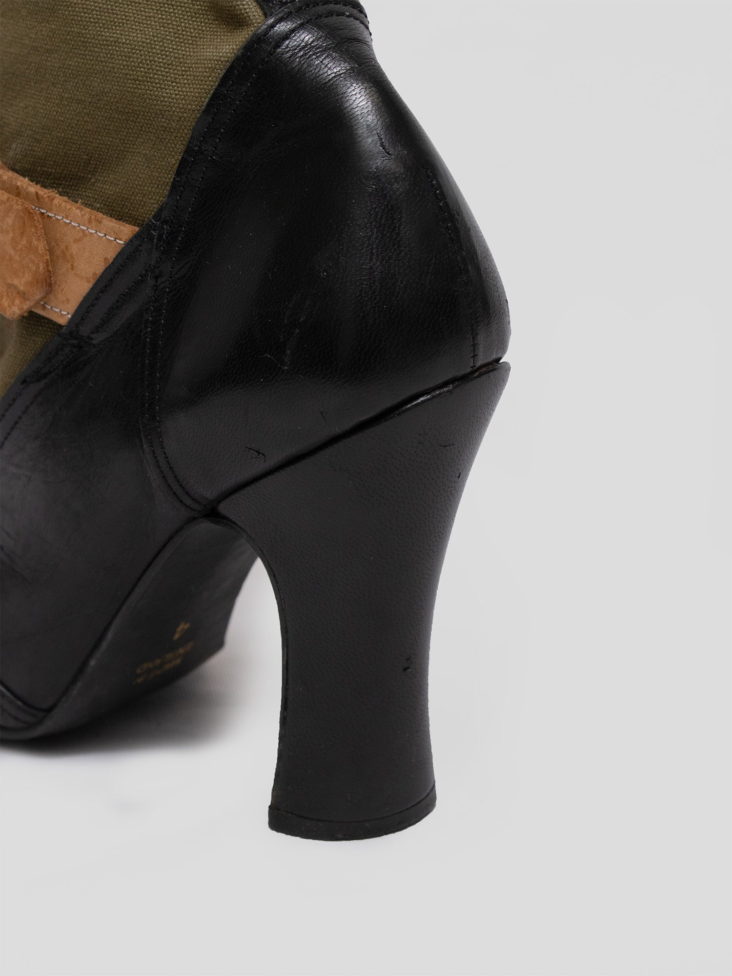 SS02 Animal-Toe Bondaged Leather Boots