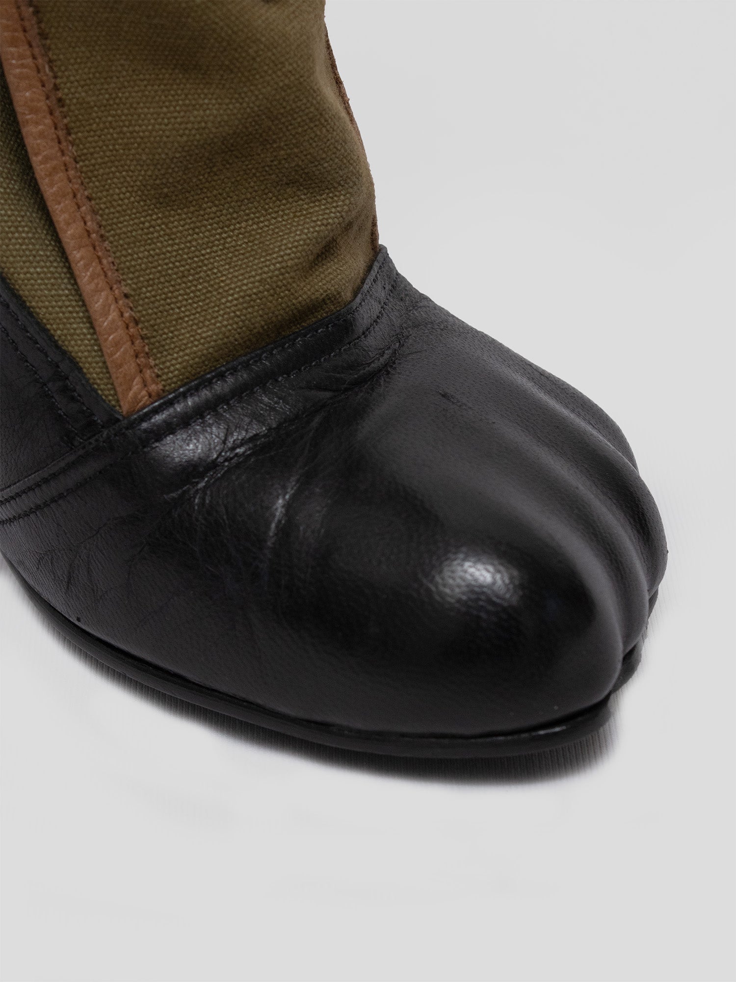 SS02 Animal-Toe Bondaged Leather Boots