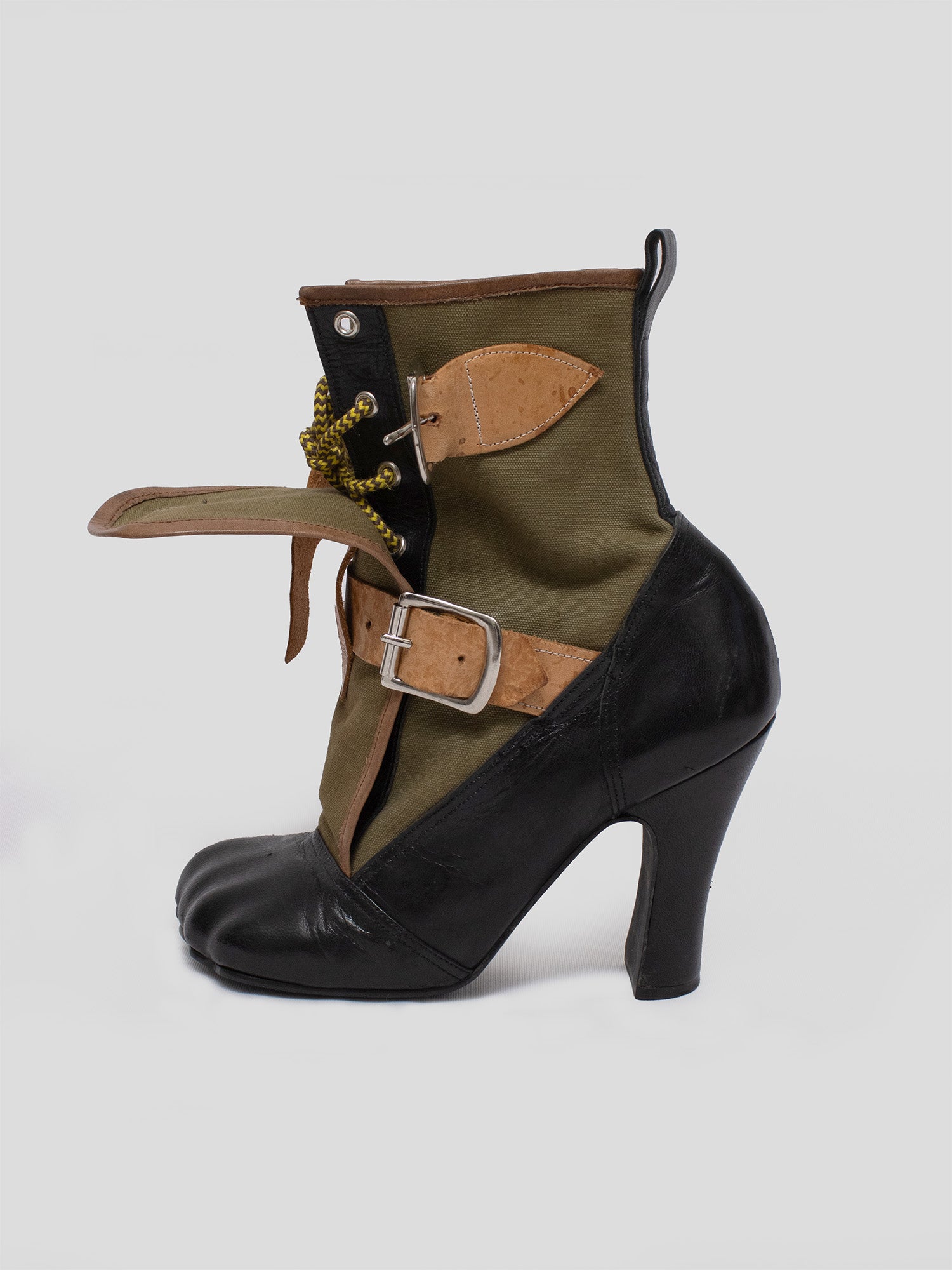 Vivienne Westwood SS02 Animal Toe Bondage Leather Boots | COMMUNE