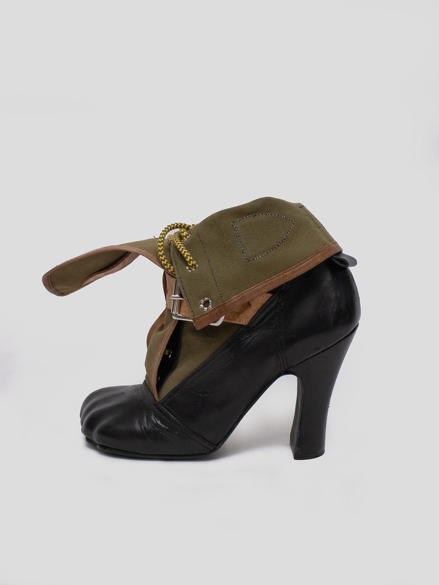 Vivienne Westwood SS02 Animal Toe Bondage Leather Boots | COMMUNE