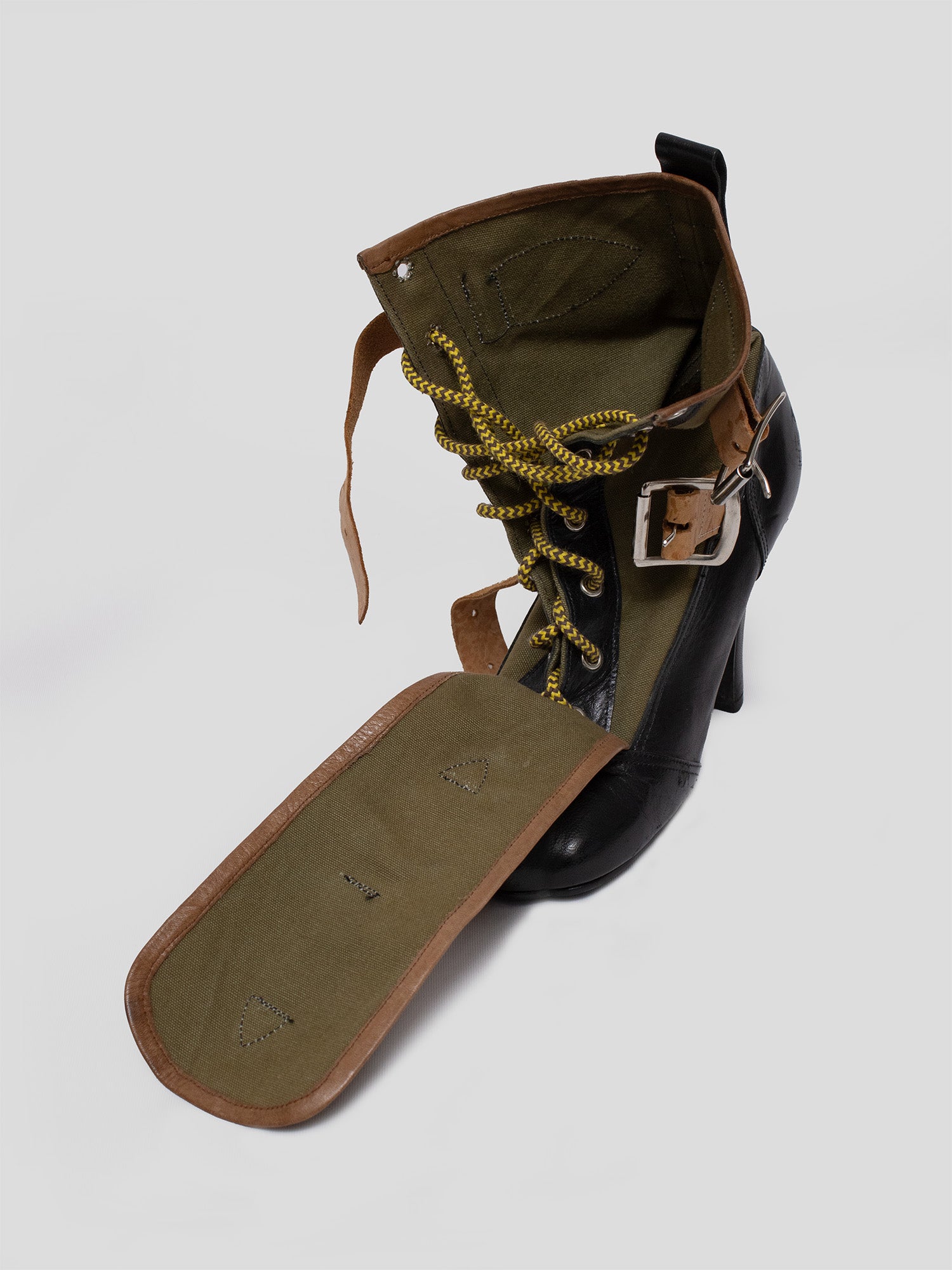 SS02 Animal-Toe Bondaged Leather Boots