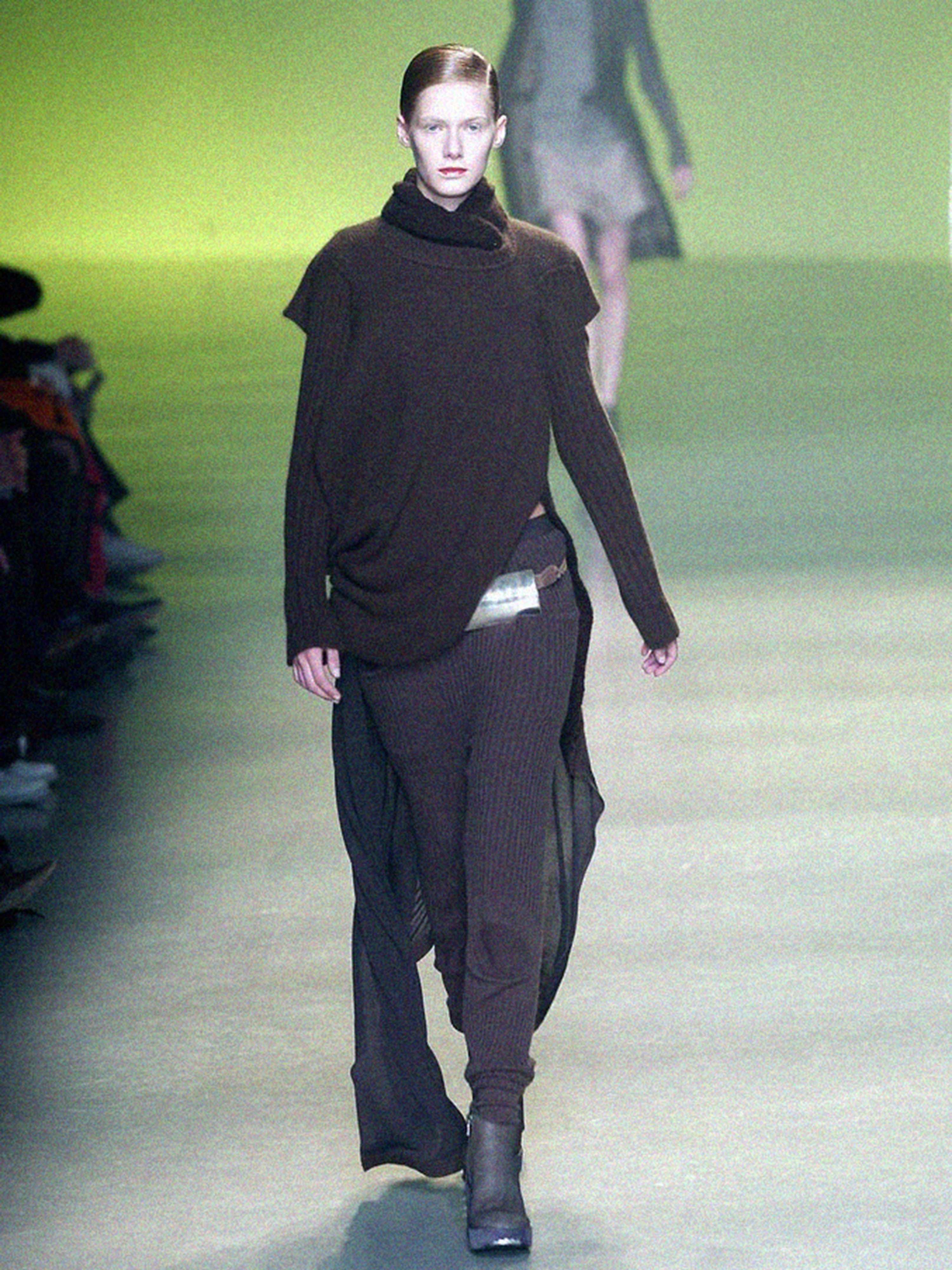 AW04 "Queen" Knitted Cloak