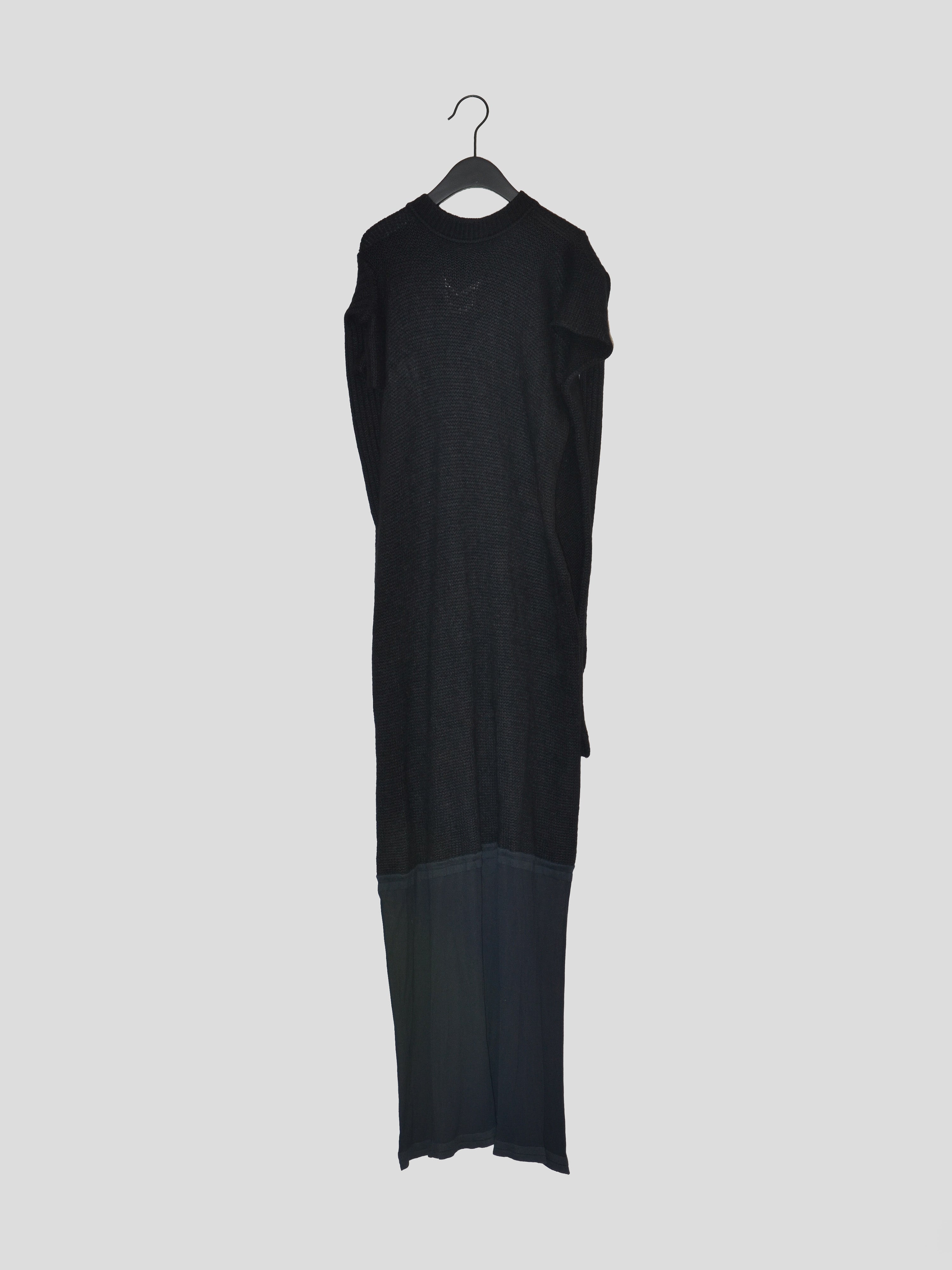 AW04 "Queen" Knitted Cloak